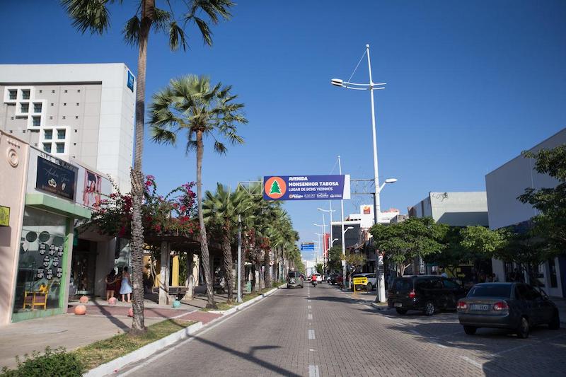 Avenida Monsenhor Tabosa em Fortaleza